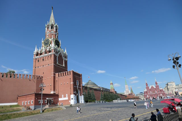 Altmeppen russische Uhren - Der Rote Platz und das Historische Museum im Hintergrund