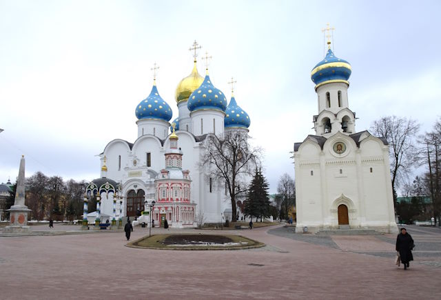 Altmeppen russische Uhren - Eine von mehr als 100 Kirchen am Goldenen Ring