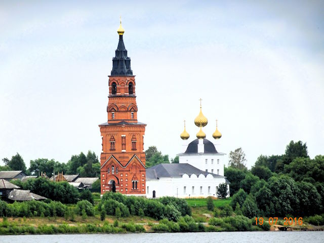 Altmeppen russische Uhren - Wehrturm und Kathedrale in Mischkin